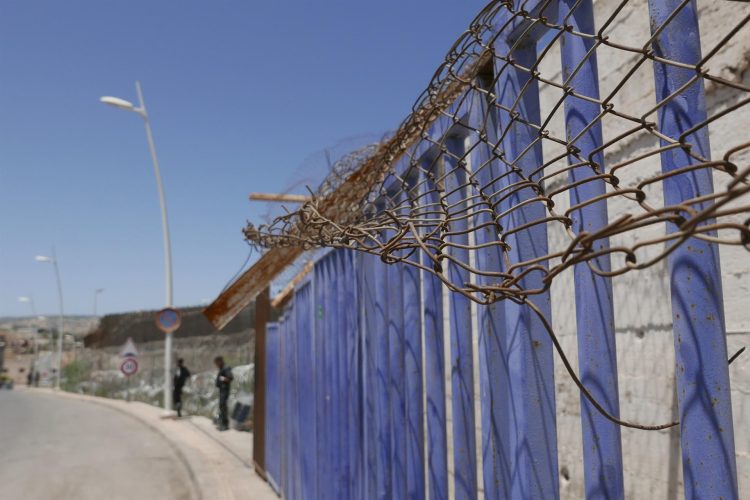 Vista de las vallas del paso fronterizo de Nador con Melilla, zona de Barrio Chino. EFE/María Traspaderne