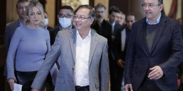 Petro: Mañana se decidirá «si seguimos retrocediendo o avanzamos en Colombia»