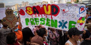 Trabajadores del sector de la salud de Venezuela exigen el cumplimiento de sus contratos