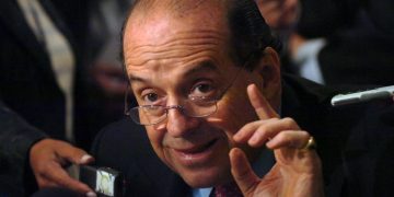 Petro designa como canciller al exnegociador de paz Álvaro Leyva Durán