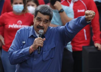 Nicolás Maduro llega a Turquía para comenzar una gira euroasiática