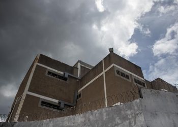 Acabar con el hacinamiento en los centros de detención, un plan fallido en Venezuela