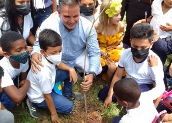 Viceministro del Ambiente entregó en Rafael Rangel programa nacional de reforestación