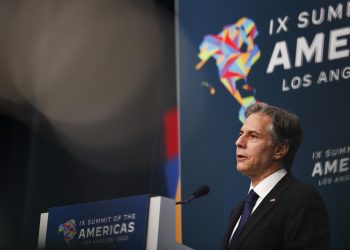 EE.UU. y la OEA condenan los empujones e insultos a Juan Guaidó en Venezuela