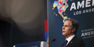 EE.UU. y la OEA condenan los empujones e insultos a Juan Guaidó en Venezuela