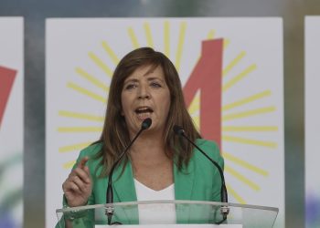 El Gobierno argentino dice que la Justicia debe aclarar el caso del avión retenido