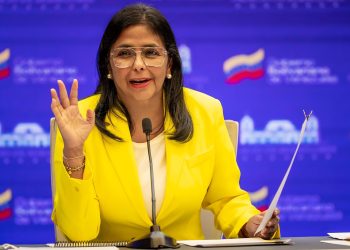 Venezuela crea cientos de equipos civiles y militares para reparar escuelas