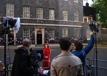 Boris Johnson trata de fortalecer su mandato, con los conservadores divididos