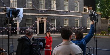 Boris Johnson trata de fortalecer su mandato, con los conservadores divididos