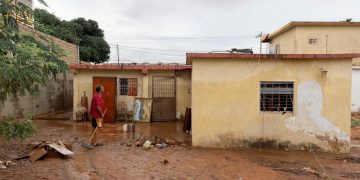 Las lluvias afectan vialidad y a decenas de familias en regiones de Venezuela