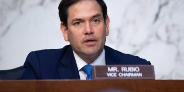 Senador de EE.UU. pide una «alerta roja» de la Interpol para detener a Maduro