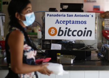 El bitcóin se desploma casi un 15 % hasta mínimos de diciembre de 2020