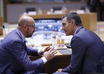 Líderes de la UE otorgan a Ucrania y Moldavia el estatus de países candidatos