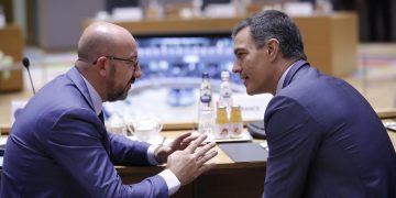 Líderes de la UE otorgan a Ucrania y Moldavia el estatus de países candidatos