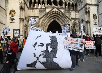 El Reino Unido da luz verde a la extradición de Julian Assange a EEUU