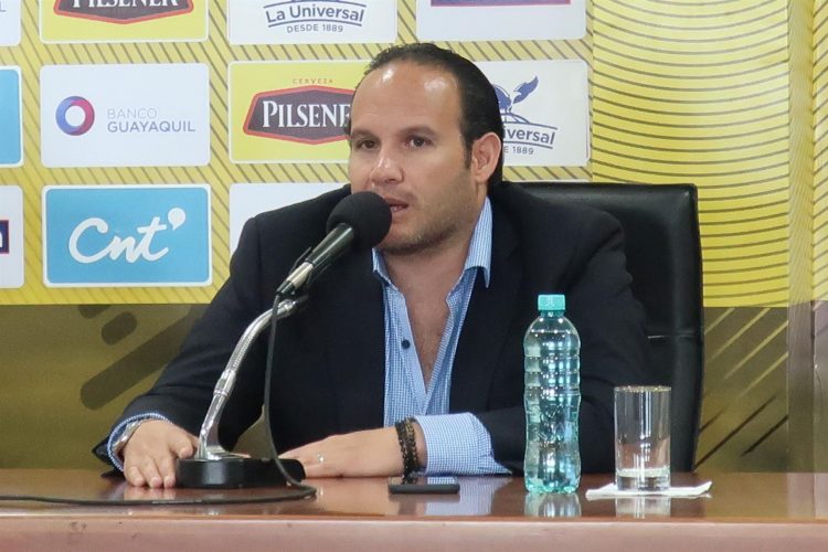 El presidente de la Federación Ecuatoriana de Fútbol, Francisco Egas. EFE/ Andoni Berná