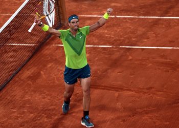 Nadal accede a su decimocuarta final en París tras el abandono de Zverev