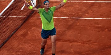 Nadal accede a su decimocuarta final en París tras el abandono de Zverev