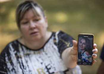 «No pongas flores a mi hija porque la voy a encontrar viva»