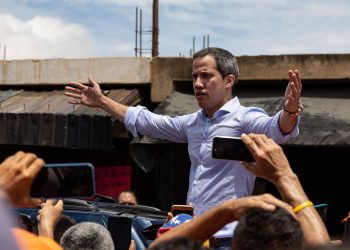 La violencia es un intento por detener a los opositores, asegura Guaidó