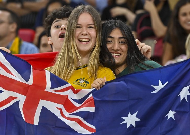 Los seguidores de la selección australiana reaccionaron con incredulidad y luego con júbilo al ganar a Perú y clasificarse para el Mundial de Fútbol de Catar 2022