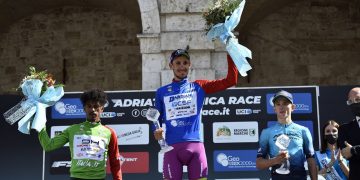 ENTRERUEDAS/ Tesfatsion y el Drone en el podio final de la Adriática Iónica