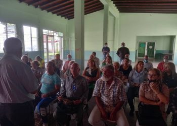 Magisterio trujillano «debate» violación de la contratación colectiva