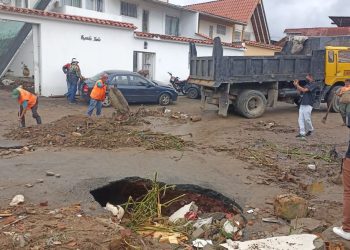 5 viviendas afectadas tras el colapso de un colector en Pueblo Nuevo
