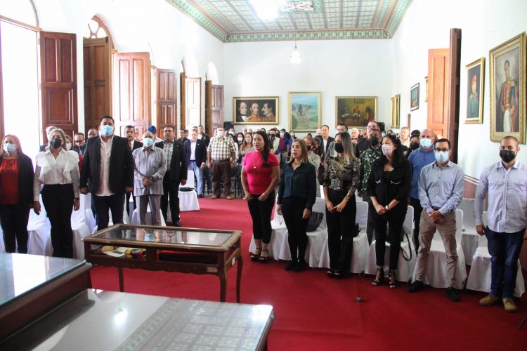 Diputados del Consejo Legislativo del Táchira reconoció a locutores y periodistas en radio, por su labor. Fotos: Carlos Eduardo Ramírez