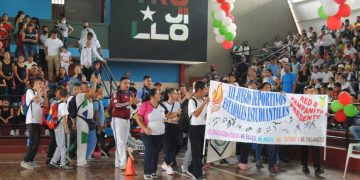 Fiesta deportiva escolar estremece al «Ricardo Salas» de Valera