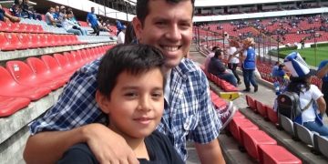 Un héroe que sin capa voló lejos por su hijo