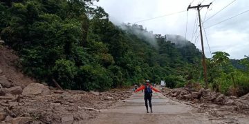 En tiempo récord se restableció paso por la Troncal 005