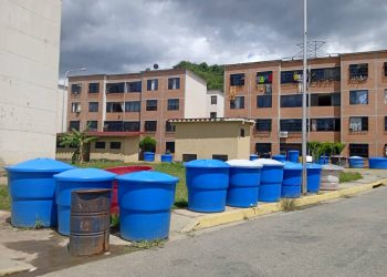 Sin agua desde hace 11 años y con fallas estructurales habitan en la Comunidad Antonio Nicolás Briceño en Valera
