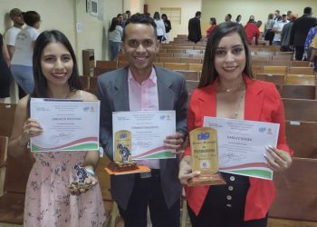 Periodistas boconeses fueron homenajeados y condecorados