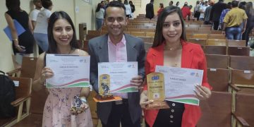 Periodistas boconeses fueron homenajeados y condecorados