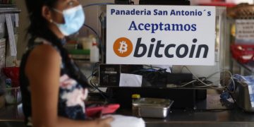 El bitcóin se estanca en los 30.000 dólares tras el desplome de terra y luna