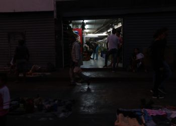 Comerciantes de Venezuela exigen que se resuelva la crisis de los servicios