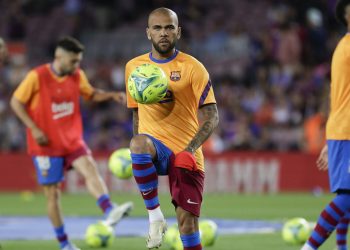 Dani Alves anuncia que no seguirá en el Barça