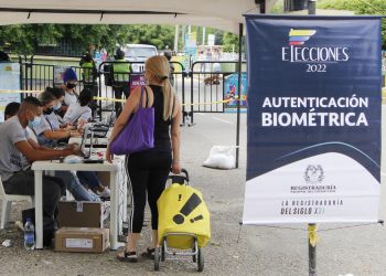 Los colombianos residentes en Venezuela vuelven a votar en la frontera