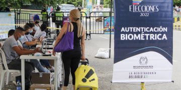 Los colombianos residentes en Venezuela vuelven a votar en la frontera