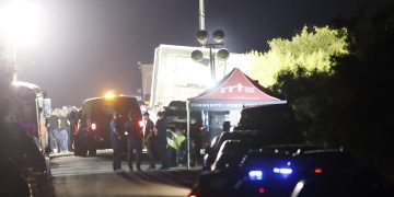 Traficantes usaron un «clon» de un camión legal en tragedia de migrantes en Texas