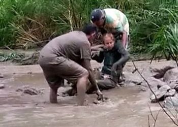 Un adulto mayor fue rescatado del barro en el municipio Urdaneta