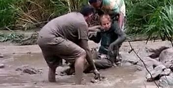 Un adulto mayor fue rescatado del barro en el municipio Urdaneta