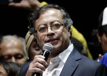 Petro considera «prudente» la no asistencia de Maduro a su investidura