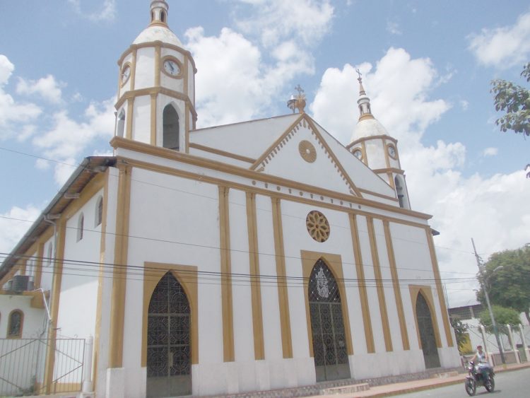 Lleno total del templo Virgen del Carmen de Sabana de Mendoza