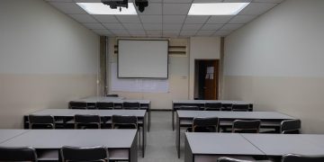 Docentes cuestionan el sesgo político del plan para reparar escuelas en Venezuela