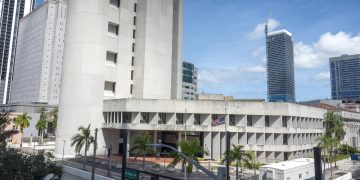 La demora de documentos de EE.UU. retrasa el caso Saab por lavado de dinero