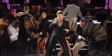 Ricky Martin se cura las heridas con un baño de masas en Los Ángeles