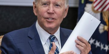 Republicanos piden a Biden que ayude en las pesquisas del avión venezolano-iraní