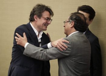 Colombia vive la expectativa del cambio a un mes de la investidura de Petro